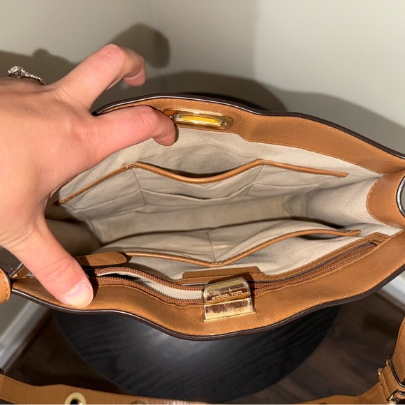 Michael Kors Collection Tan and Cream Crossbody Bag - Picture 4 of 7